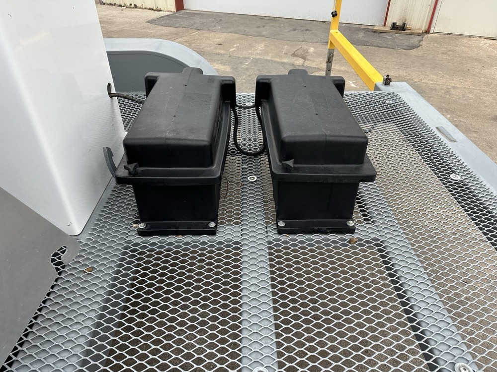Trash Rocket TR-5000 Trailer mounted hydraulic trash chute extends 50'