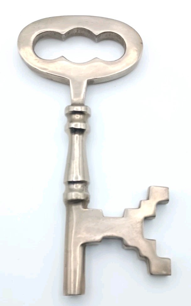 Solid Metal Skeleton Key Nonmagnetic 7" Heavy Paper Weight