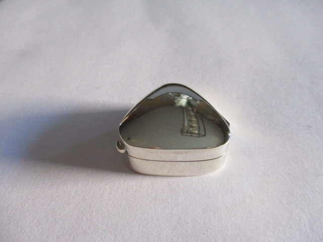 Sterling silver Tri Angle shape pill box Smooth  style gorgeous new design