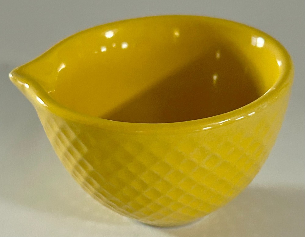 Creative Co-op Unique Textures Nesting Measuring Cups (4)