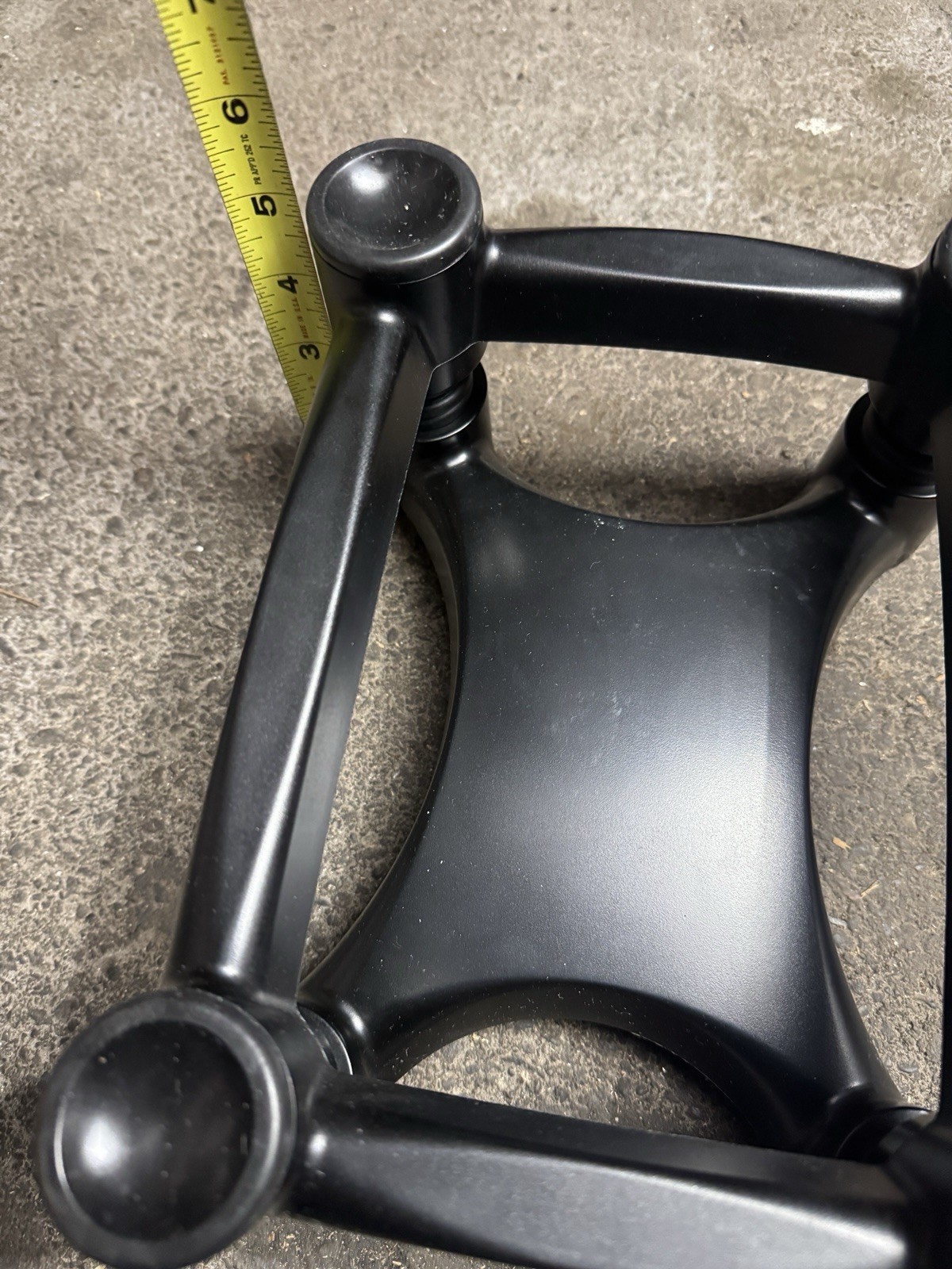 Lot of 2 IsoAcoustics ISO-L8R200 Acoustic Subwoofer Isolation Stand