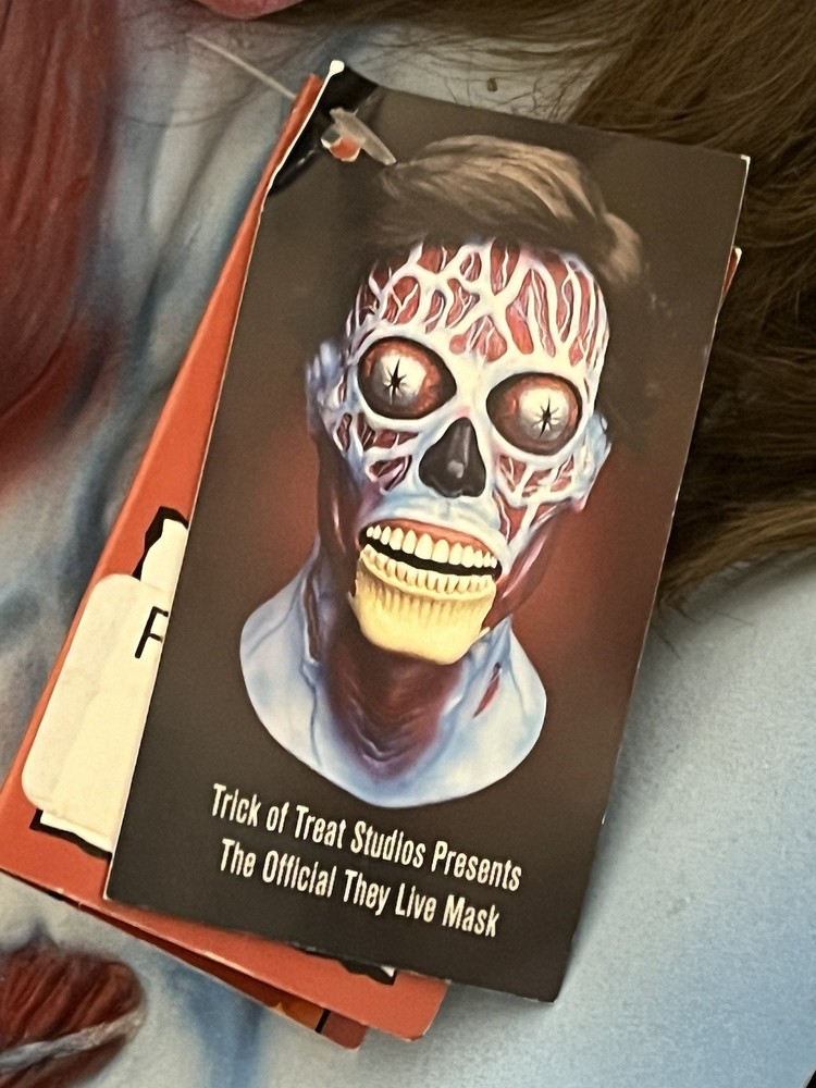 THEY LIVE Mask UNIVERSAL STUDIOS Trick Or Treat Studios NWT