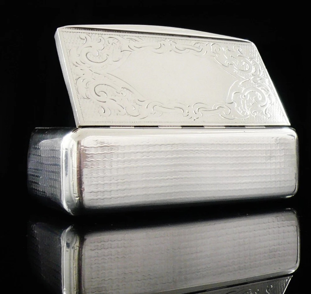 Austria Hungarian Solid Silver Snuff Box, Prague c.1880