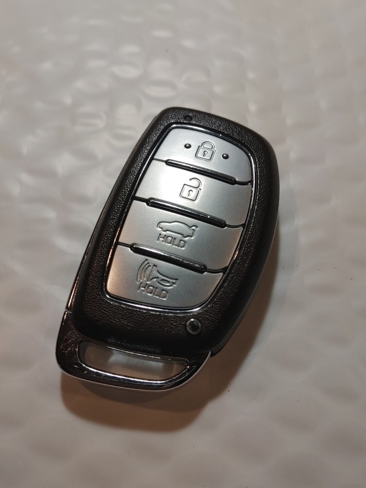 HYUNDAI KEYLESS ENTRY REMOTE KEYFOB MODEL FD00120.