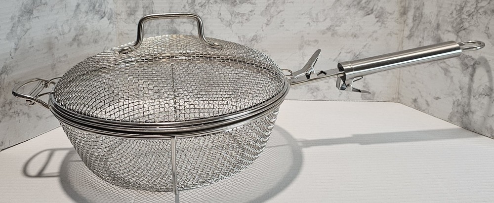 Technique Deep Fry Basket With Handle & Locking Lid 11.75" Diameter