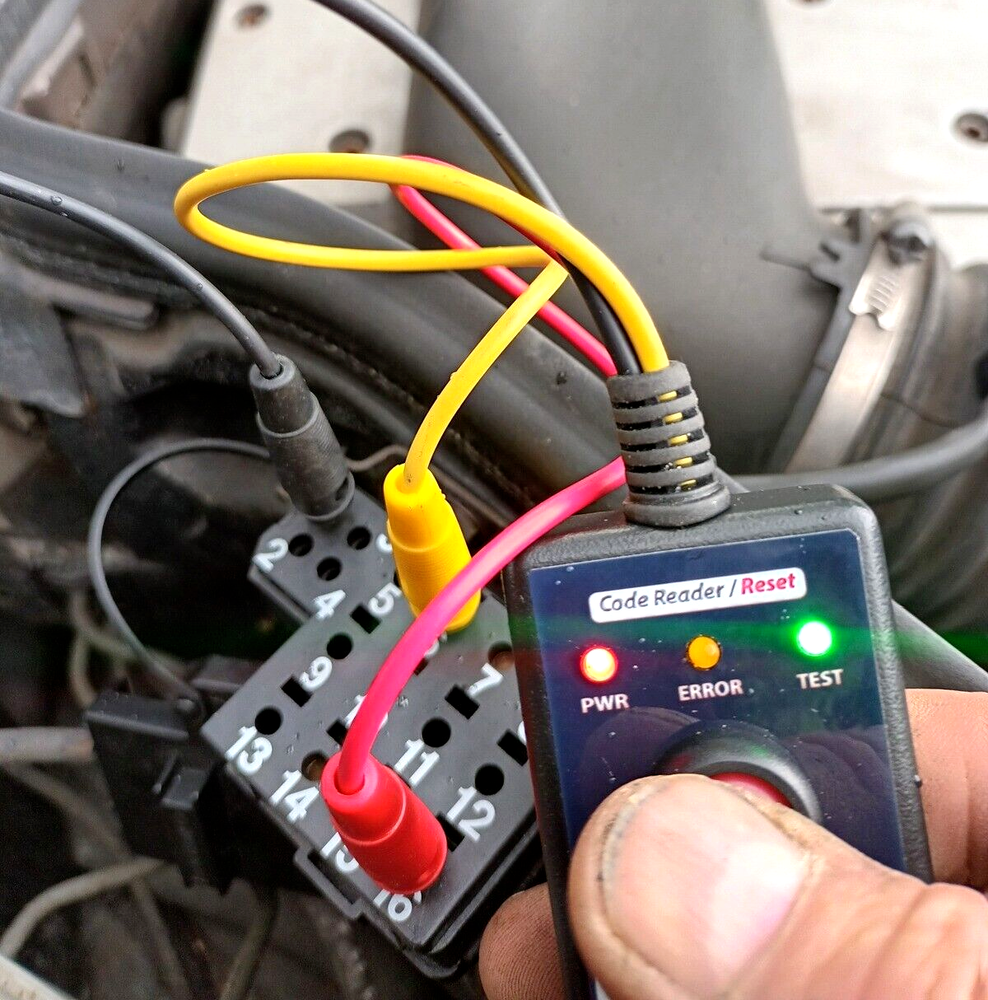 Mercedes W124 W126 W140 R129 OBD1 Diagnostic Code Reader Tool 8 - 16 Port Socket