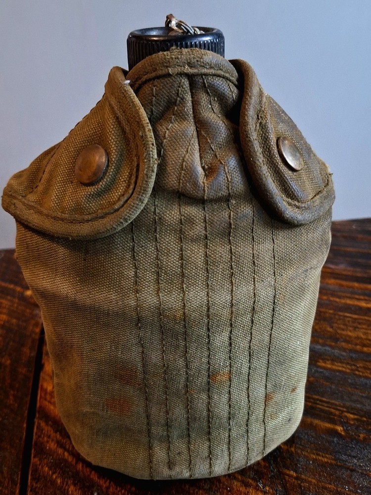 WW ll US MILITARY ISSUE CANTEEN