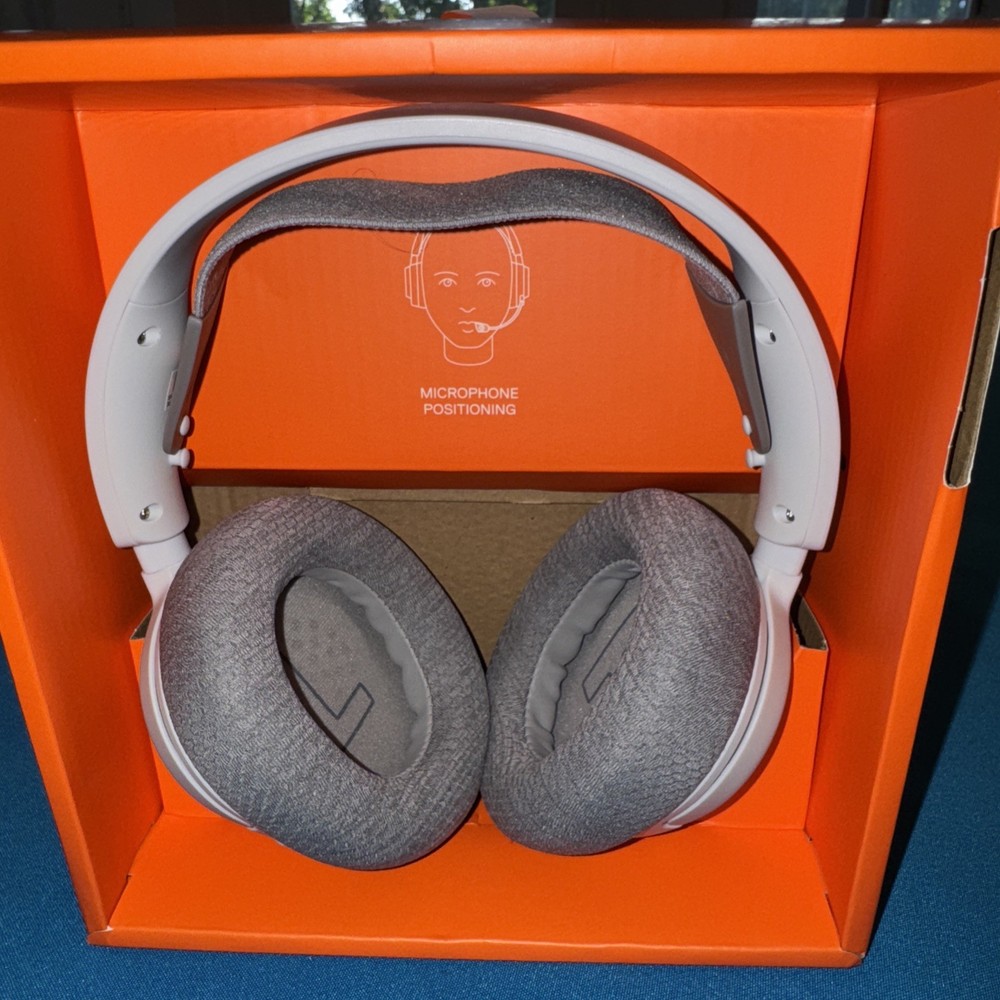 SteelSeries Arctis Nova 1 Gaming Head Set Gray