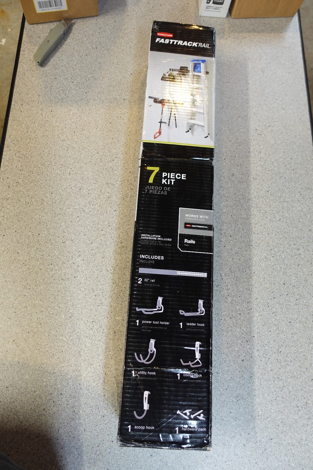 Rubbermaid Fasttrack Universal All-In-One Garage Storage Rail System (7-Piece)