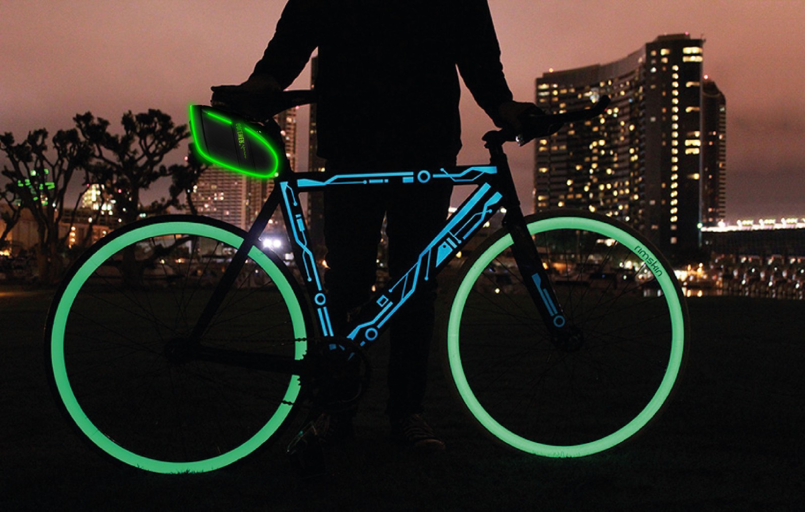 Bicycle Saddle Bag with Luminous Strips - Under Seat Storage Pouch for Cycling