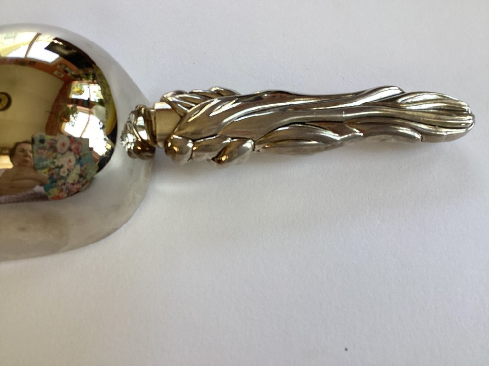 Ice Scoop Bow Handle Silver 8 1/2"