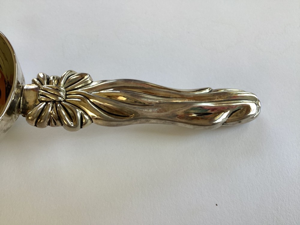 Ice Scoop Bow Handle Silver 8 1/2"
