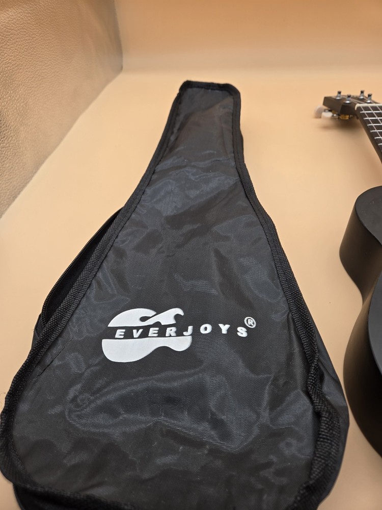 Everjoys Beginner Handmade Hawaiian Ukulele Starter Kit.
