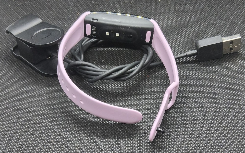Amazon Halo View Band Activity Tracker Medium/Large With Charger