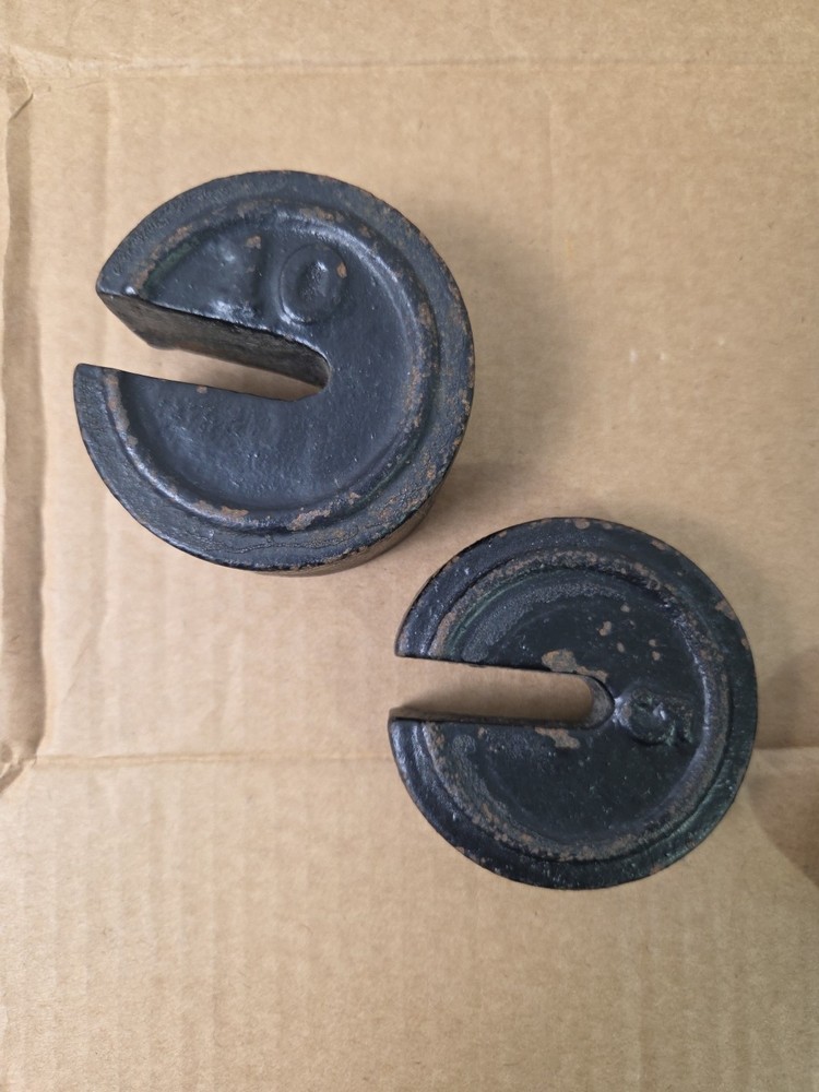 Vintage Howe Cast Iron Fish Tail Scale (Untested)