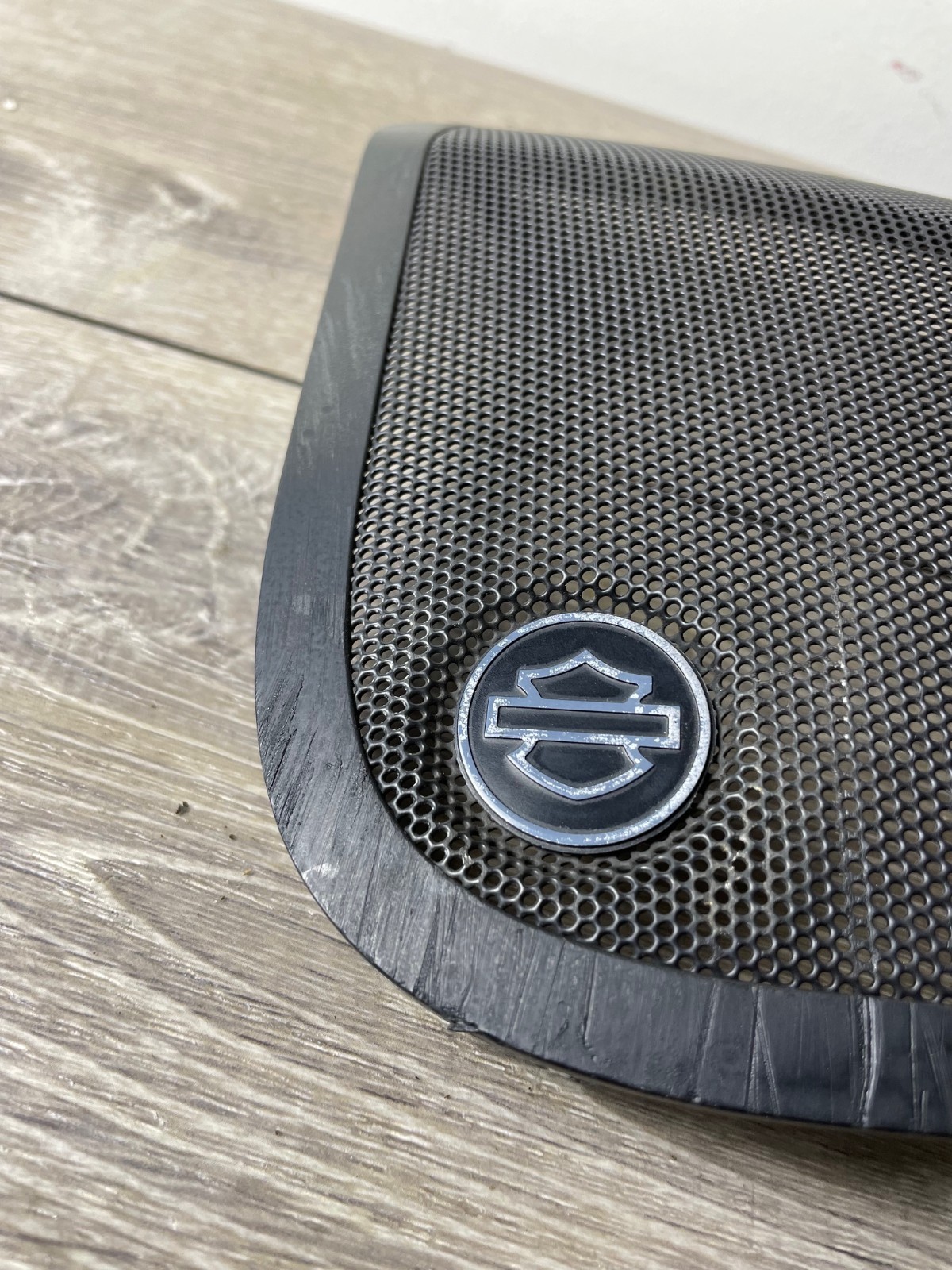 Harley CVO Saddlebag Hardbag Speaker Cover Grill Right Road Street OEM SEE PICS