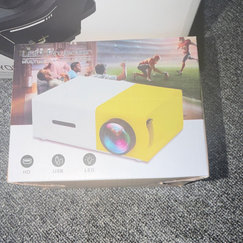 LED Multimedia Projector USB Desktop White Yellow