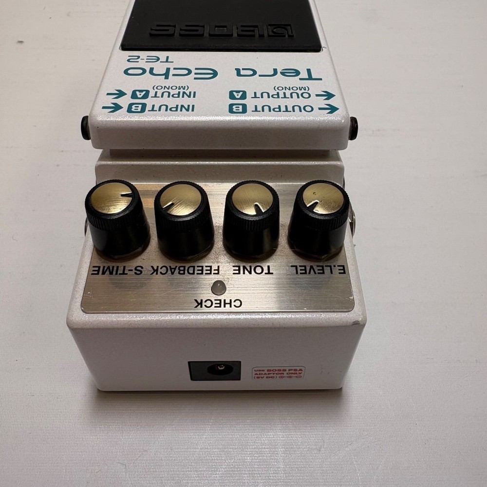 Boss TE-2 Tera Echo Guitar Effects Pedal - White, Ambient Sound Processor