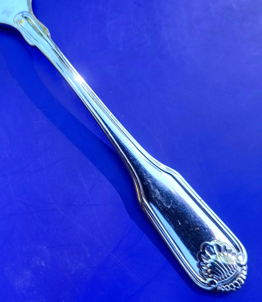 Oneida CLASSIC SHELL Heirloom Stainless CUBE Heirloom Silverware CHOICE Flatware