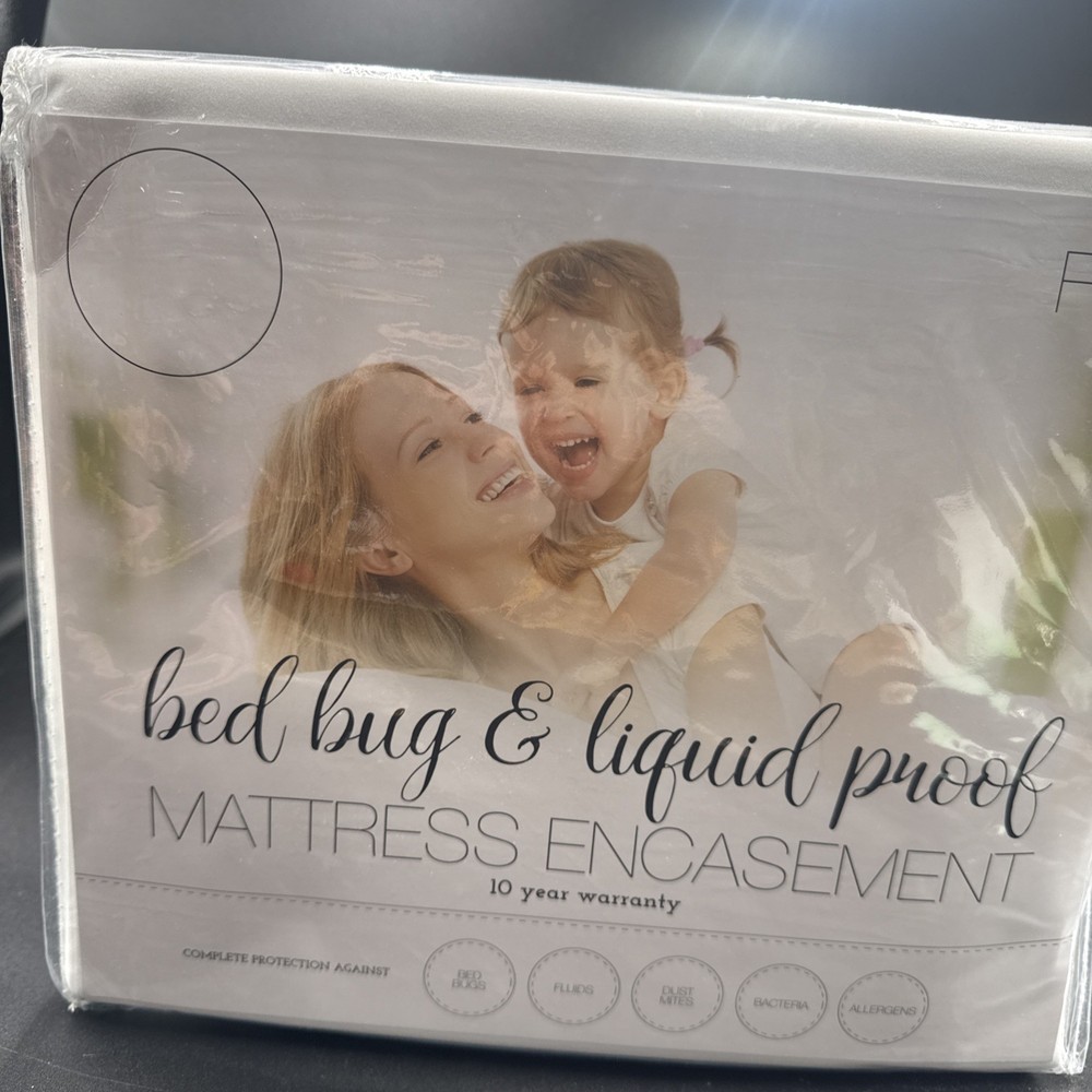 Soft Essentials Bed Bug and Waterproof Zippered Mattress Protector White Full