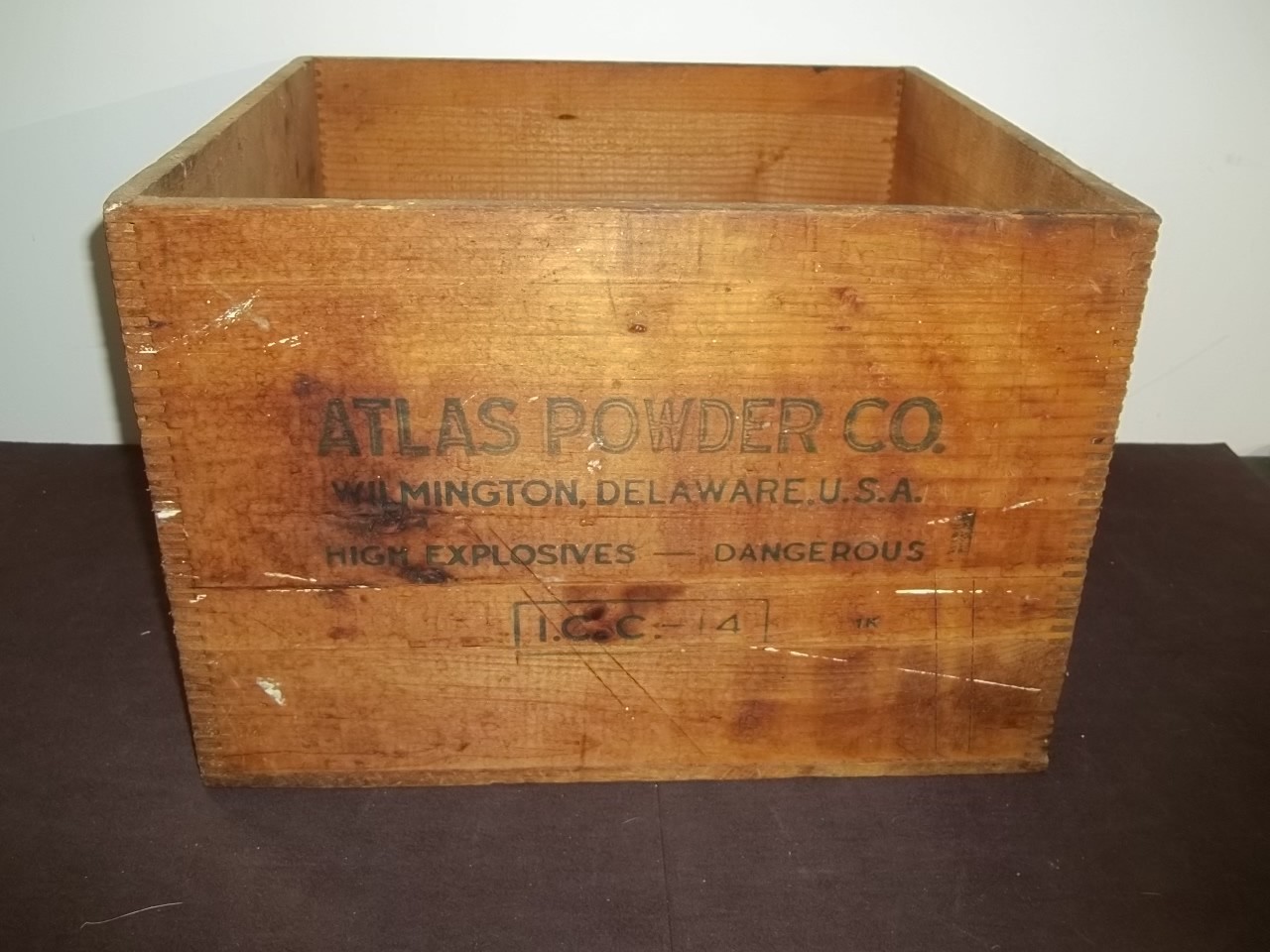 Vintage Atlas Coalite 50 lb Explosive Dynamite Wooden Crate ICC 14