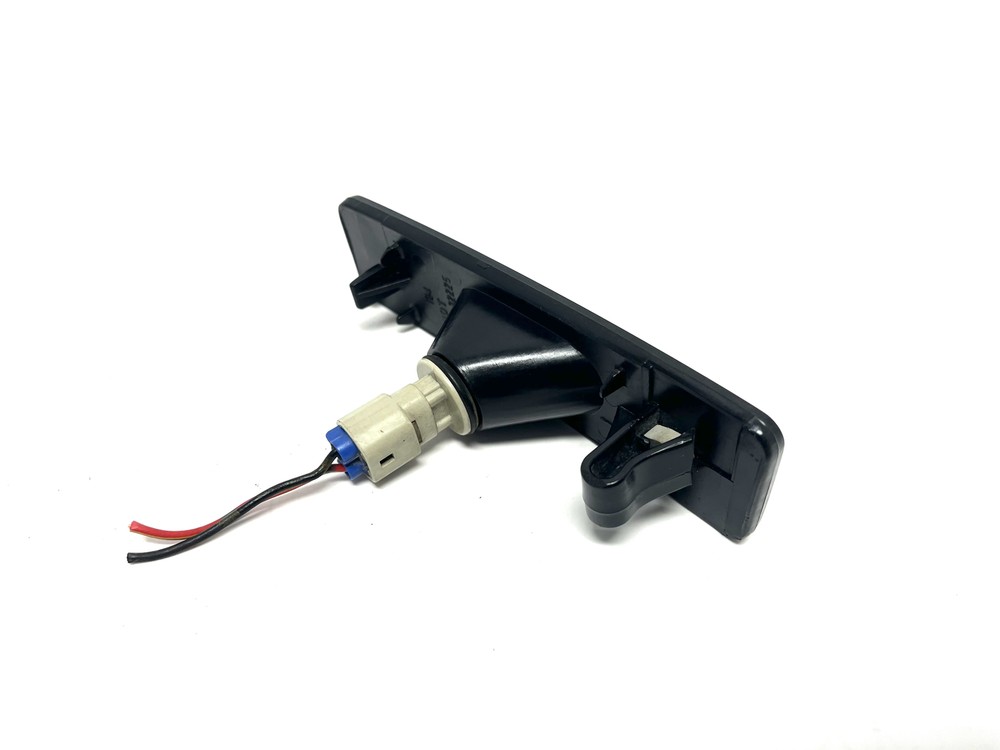 1989-1998 Suzuki Sidekick Geo Tracker Left Driver Marker Light Harness Plug OEM