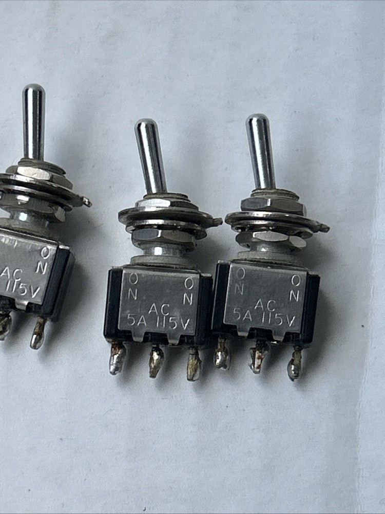 RAYTHEON NOS MST105D Miniature Toggle Switch 5A 115V