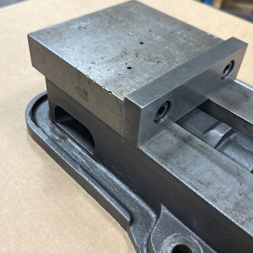 KURT D60 6” SINGLE STATION MILLING MACHINE VISE With HANDLE & JAWS