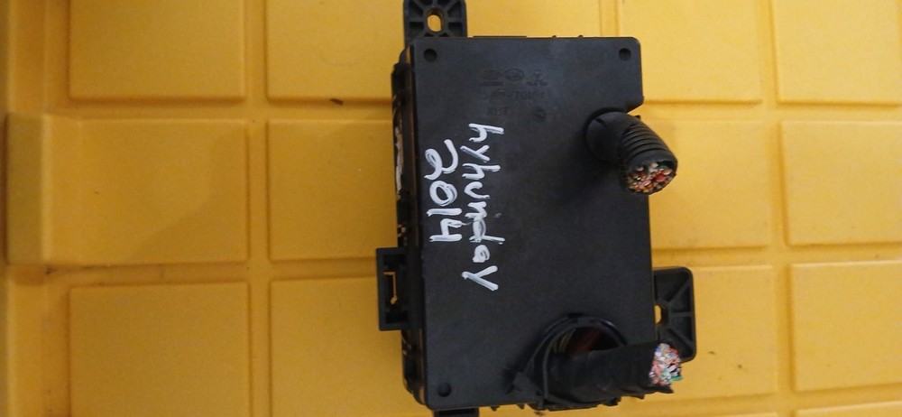 2014 Hyundai Genesis Fuse Box