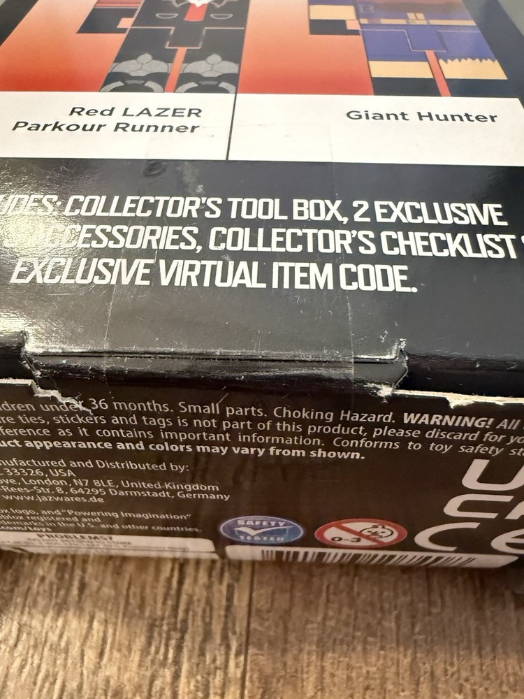 Roblox Collector's Tool Box Carry Case Holds 32 Figures Virtual Item Code Lazer