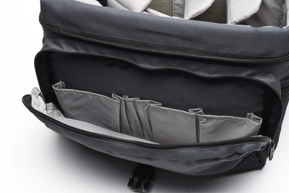 Lowepro Nova 5 Gray camera shoulder bag, clean, Very nice!