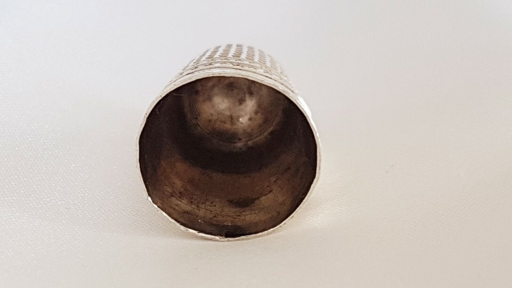 THIMBLE ~ Hallmarked Sterling Silver ~ Size No 8 ~ Maker Charles Horner