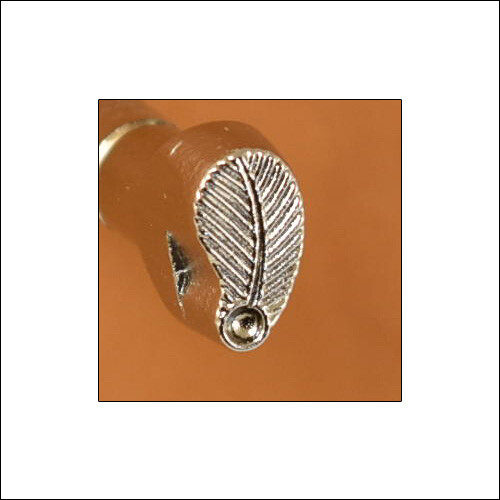 Border-Feather-Right O75 Leather Stamp