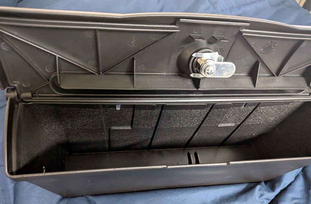 Classic Lockable Wall Mount Mailbox