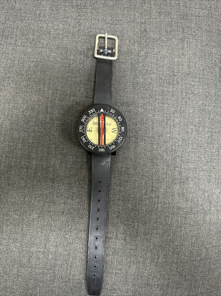 Scuba Compass (SELLING FOR PARTS NOT WORKING/UNTESTED