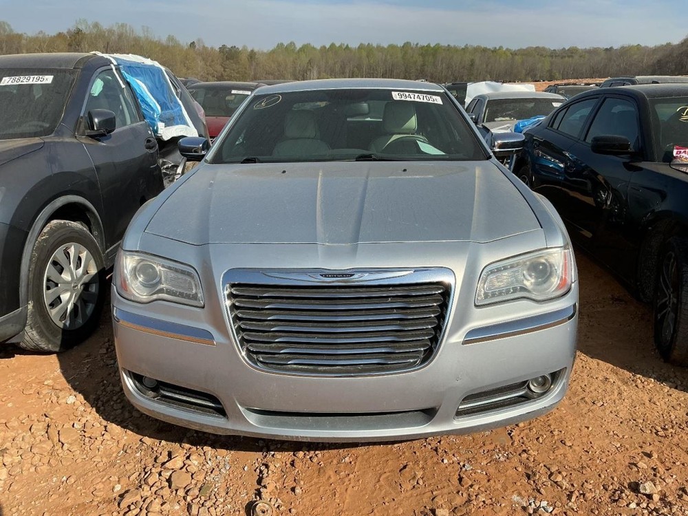 300 2013 Glove Box 5018752