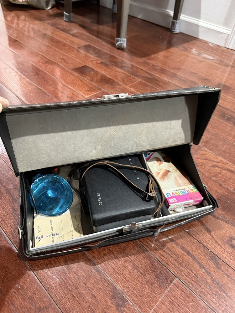 Polaroid Automatic 250 Land Camera (Folding Bellows Camera)