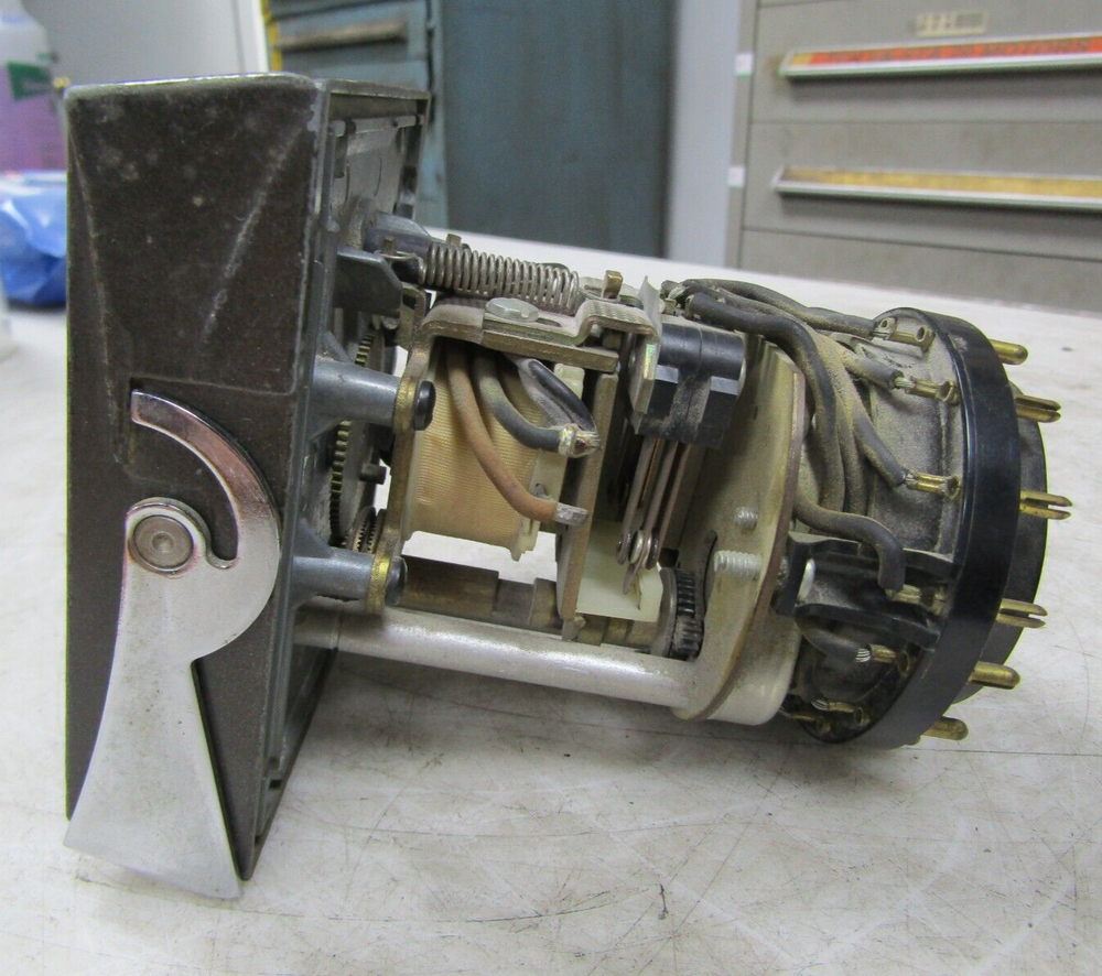 💥EAGLE SIGNAL CYCL-FLEX 60 SECOND TIMER 120/240 VAC HP51A612