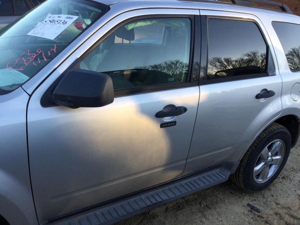 ESCAPE 2010 Glove Box 4914593