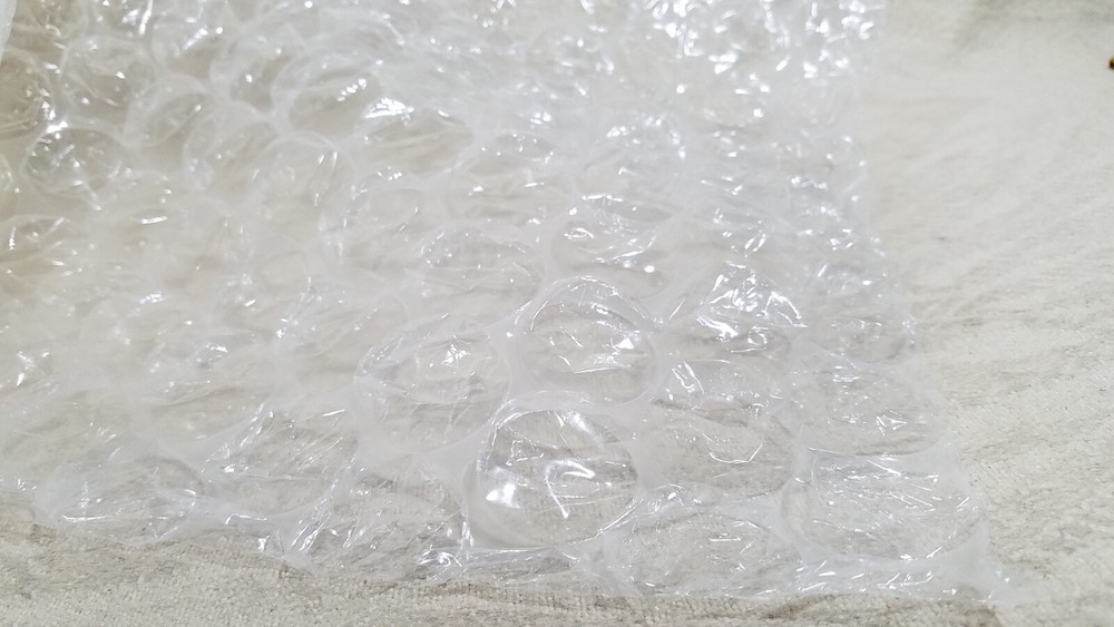 1/2 LARGE BUBBLE CUSHIONING WRAP PADDING 12" x 15' FT ROLL PERFORATED CUTS