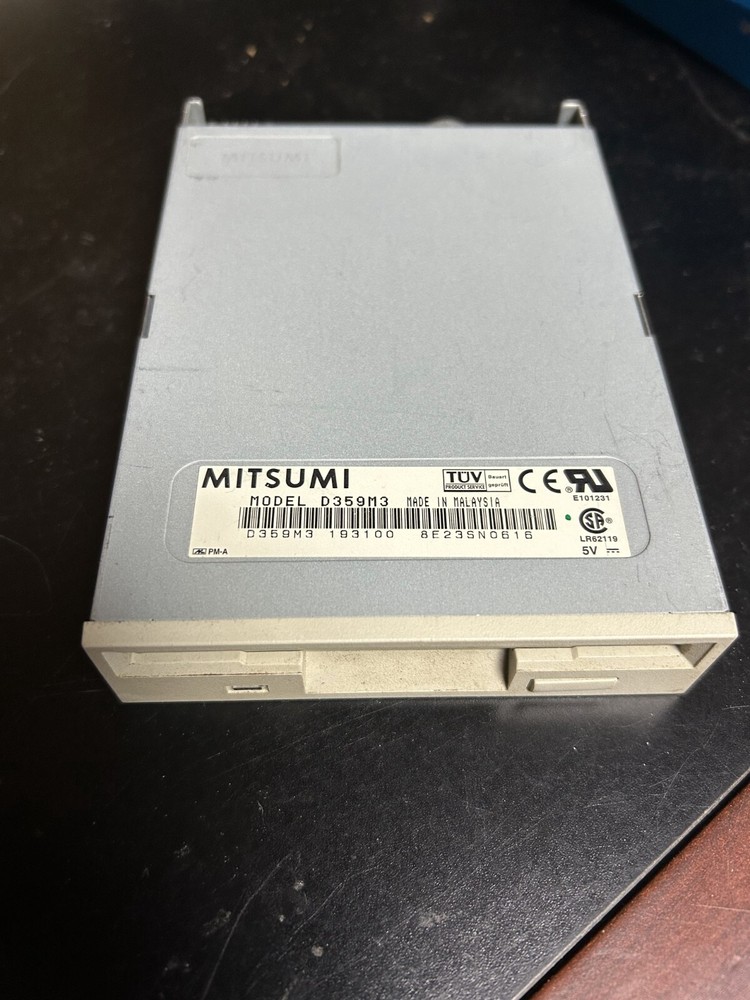 MITSUMI D359M3D 3.5" FLOPPY DRIVE - BEIGE FRONT PANEL