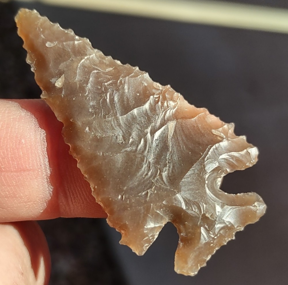modern arrowhead 2&1/2" Root beer Chert