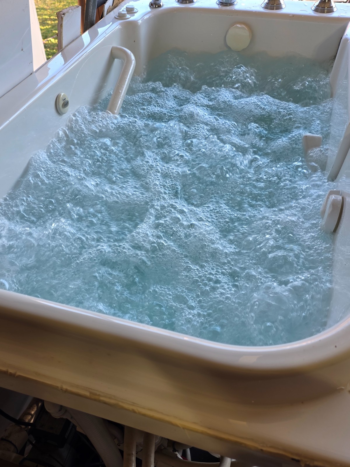 ****BLACK FRIDAY*****American Standard 3052.104.WRW Right Hand-In Whirlpool Tub