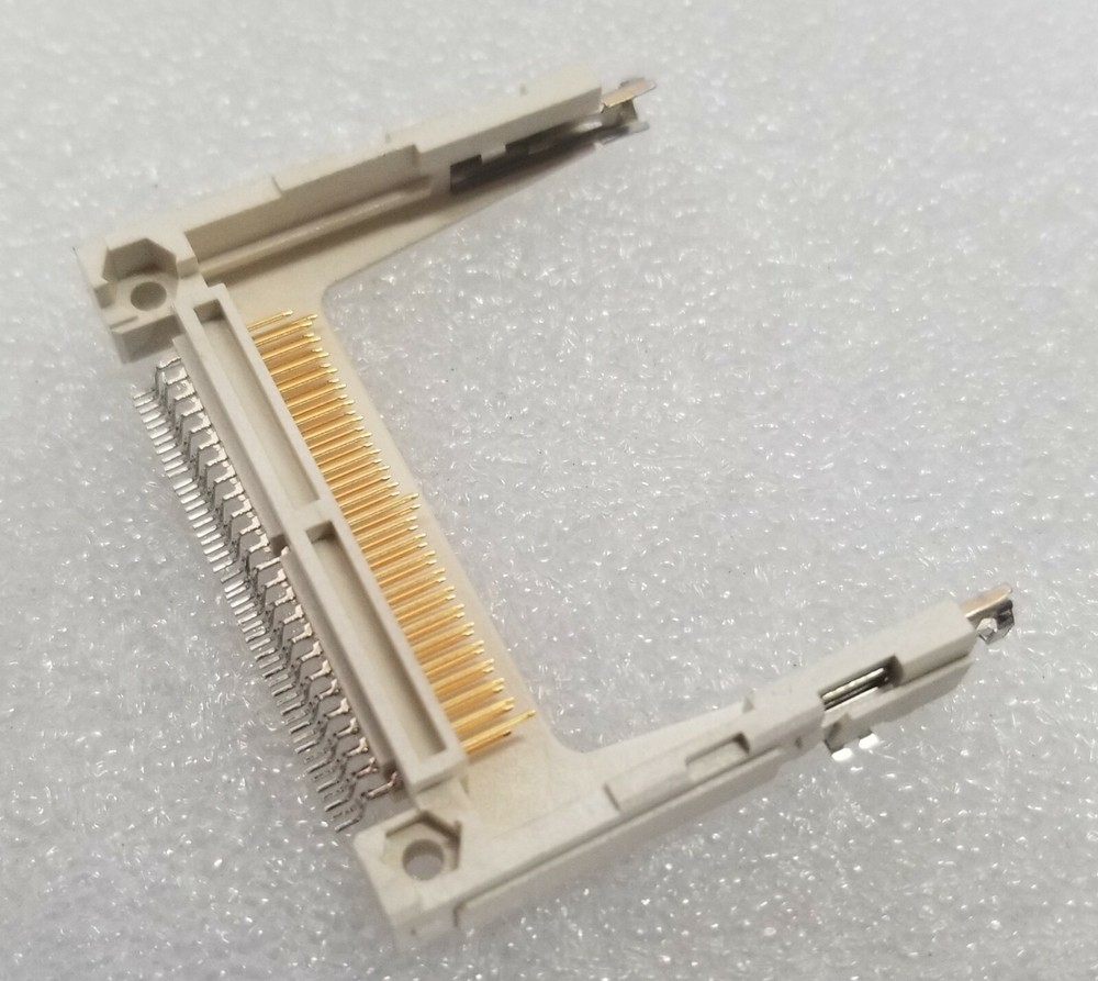 Akai MPC 2500,  MPC 1000  Compact Flash Socket