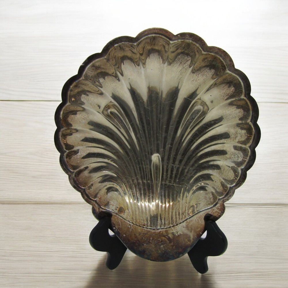 Vintage Oneida Silver Plated Shell Candy Dish 7" x 9"