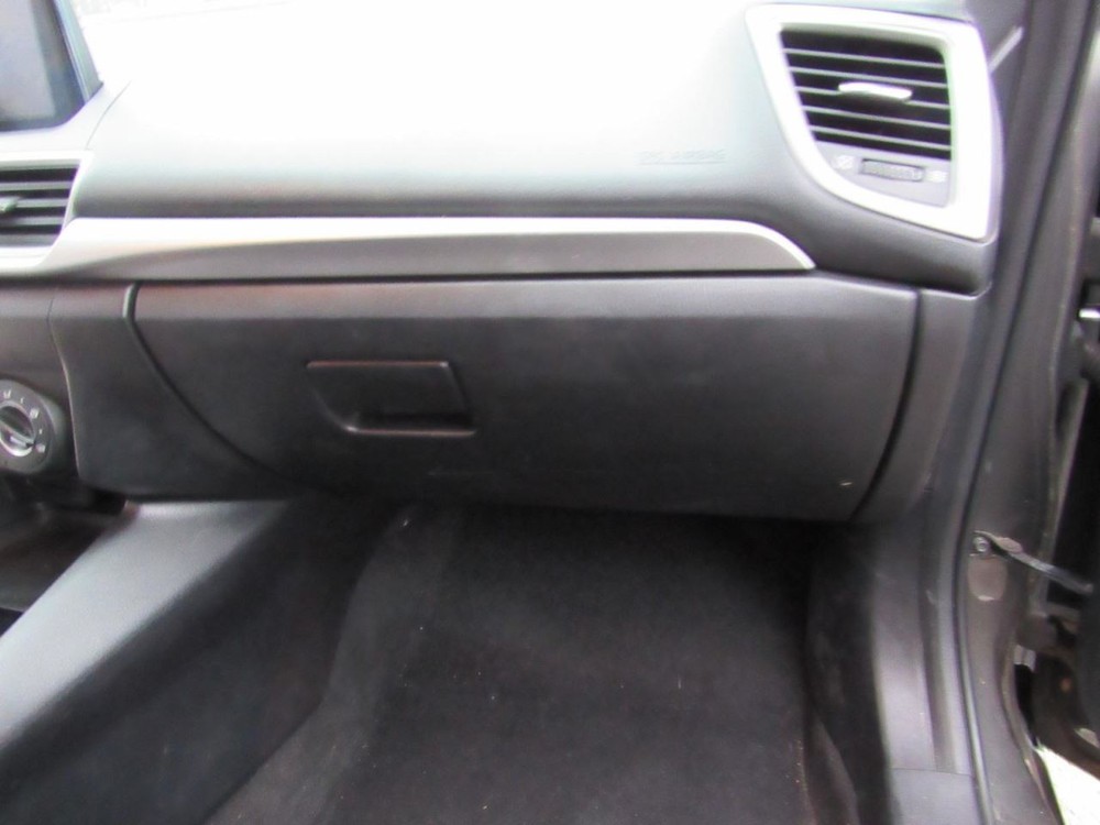 3         2017 Glove Box 1104505