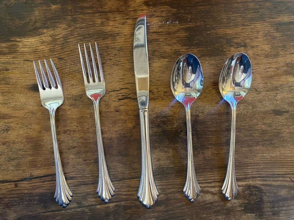 5 Piece Odd Set Of O’Neida Bancroft Flatware