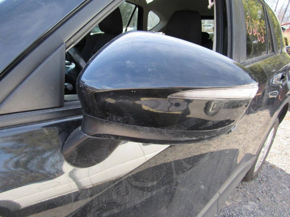 CX-5 2016 Glove Box 1030390