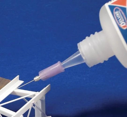 Deluxe Materials AD62 Roket Plastic Glue, 30ml