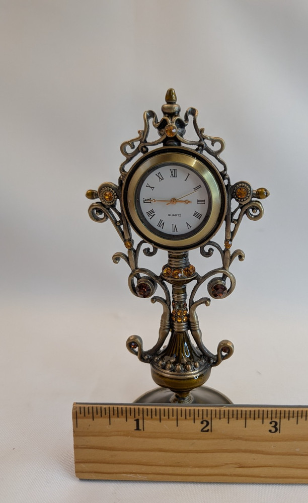 VINTAGE DECORATIVE DESK CLOCK WITH CRYSTALS